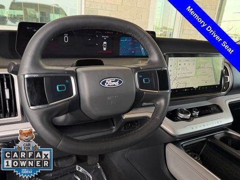 Used 2025 Ford Expedition Active AWD/4WD image 12