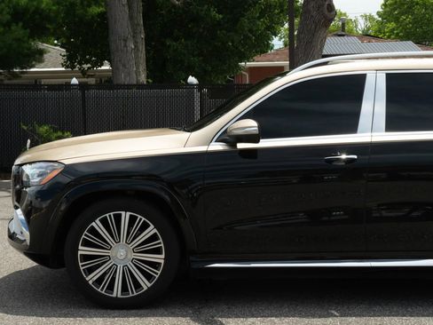 Used 2023 Mercedes-Benz Maybach GLS 600 4MATIC image 31