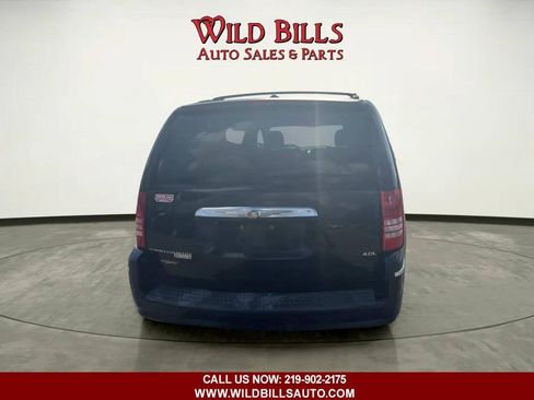 Used 2008 Chrysler Town & Country Limited w/ Entertainment Group #3 FWD image 22