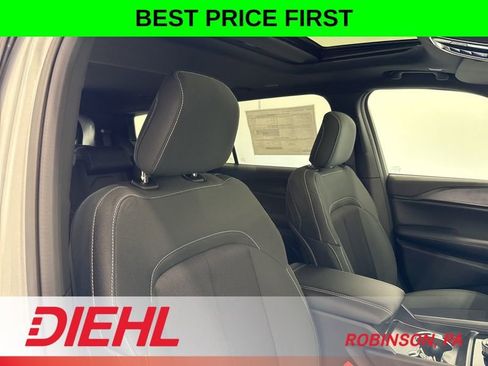 New 2026 Jeep Grand Cherokee L Laredo AWD/4WD image 15
