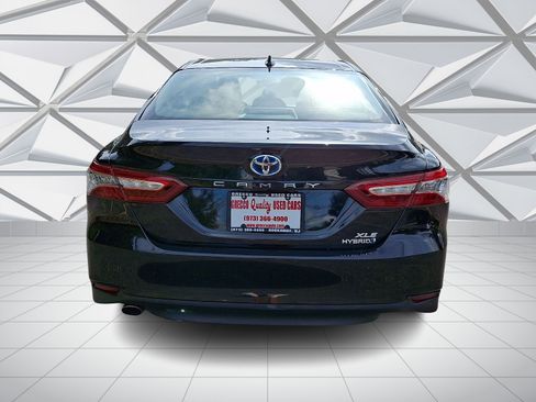 Used 2020 Toyota Camry XLE FWD image 9