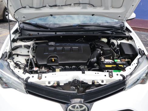 Used 2018 Toyota Corolla LE FWD image 32