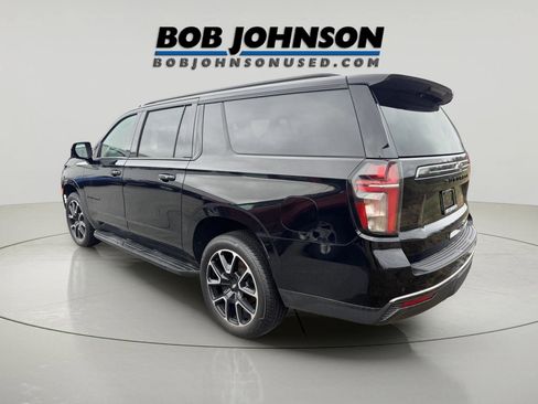 Used 2022 Chevrolet Suburban RST w/ Luxury Package image 3