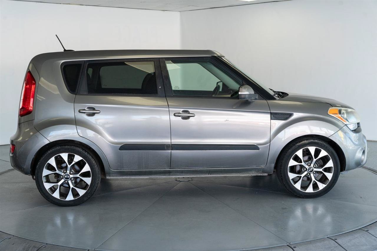 Used 2012 Kia Soul ! FWD image 7
