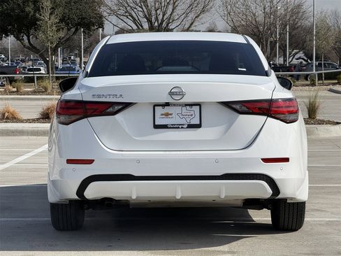 Used 2024 Nissan Sentra S image 5