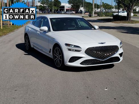 Used 2025 Genesis G70 2.5T image 1