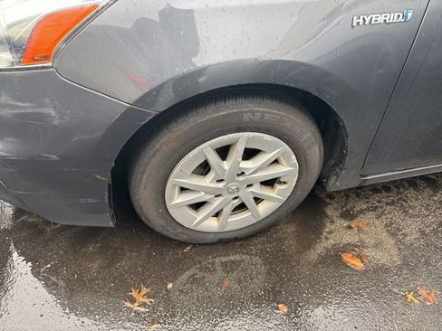 Used 2013 Toyota Prius V Two image 5