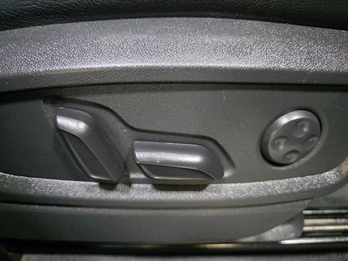 Used 2020 Audi Q5 2.0T Premium w/ Titanium Sport Package image 27