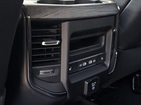New 2026 RAM 2500 Limited AWD/4WD image 16