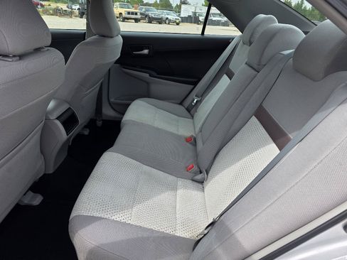 Used 2012 Toyota Camry LE FWD image 10