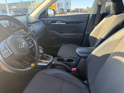Used 2021 Kia Seltos S image 8