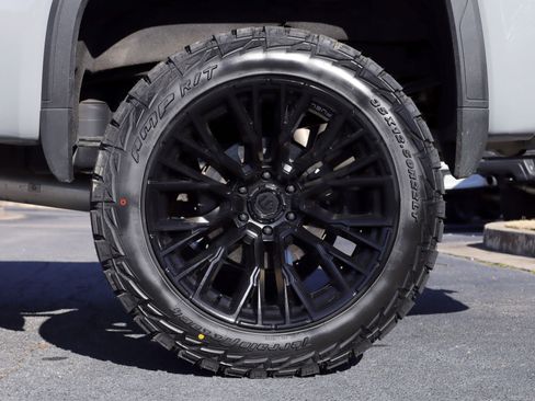 Used 2024 GMC Sierra 1500 Elevation w/ Elevation Premium Package image 8