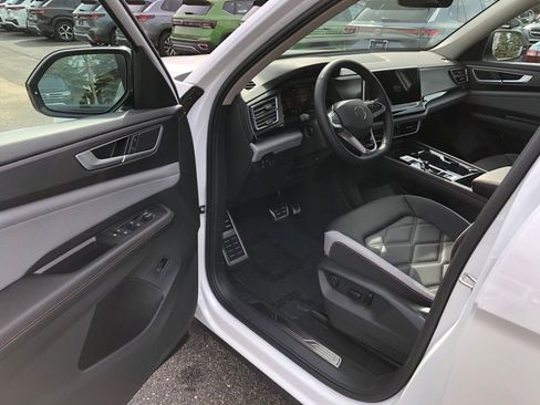 New 2026 Volkswagen Atlas Peak Edition AWD/4WD image 10