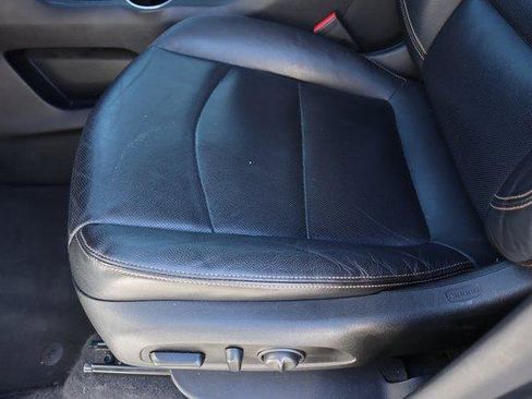 Used 2021 GMC Terrain SLT image 19