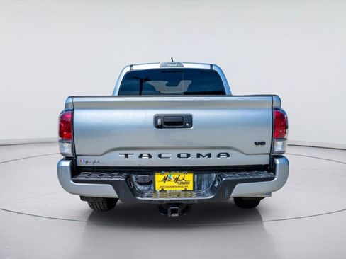 Used 2023 Toyota Tacoma TRD Sport AWD/4WD image 5