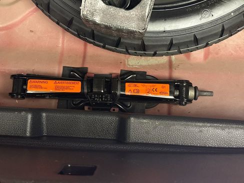 Used 2017 Nissan Sentra SR image 33