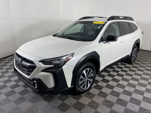 Used 2023 Subaru Outback Premium AWD/4WD image 10