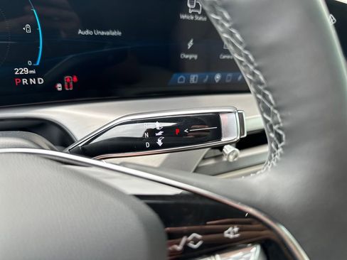 New 2026 Cadillac Vistiq Luxury AWD/4WD image 27