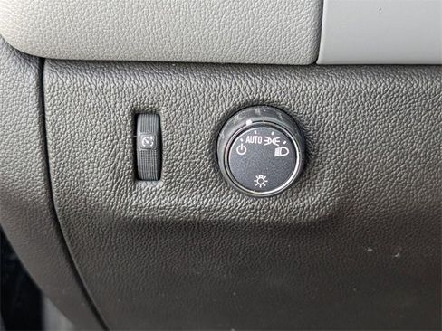 Used 2022 Chevrolet Colorado W/T w/ Custom Special Edition image 27