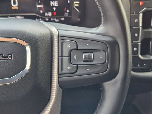 Used 2023 GMC Yukon XL Denali AWD/4WD image 13