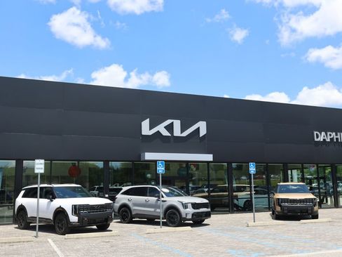 Used 2025 Volkswagen Tiguan S FWD image 15