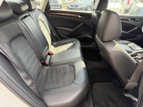 Used 2013 Volkswagen Passat TDI SEL Premium FWD image 22