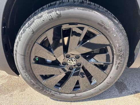 New 2026 Volkswagen Atlas SE FWD image 9