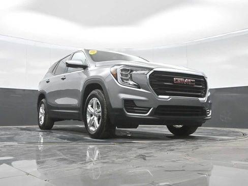 Used 2024 GMC Terrain SLE image 21