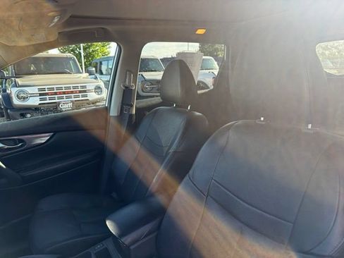 Used 2016 Nissan Rogue SL w/ SL Premium Package AWD/4WD image 15