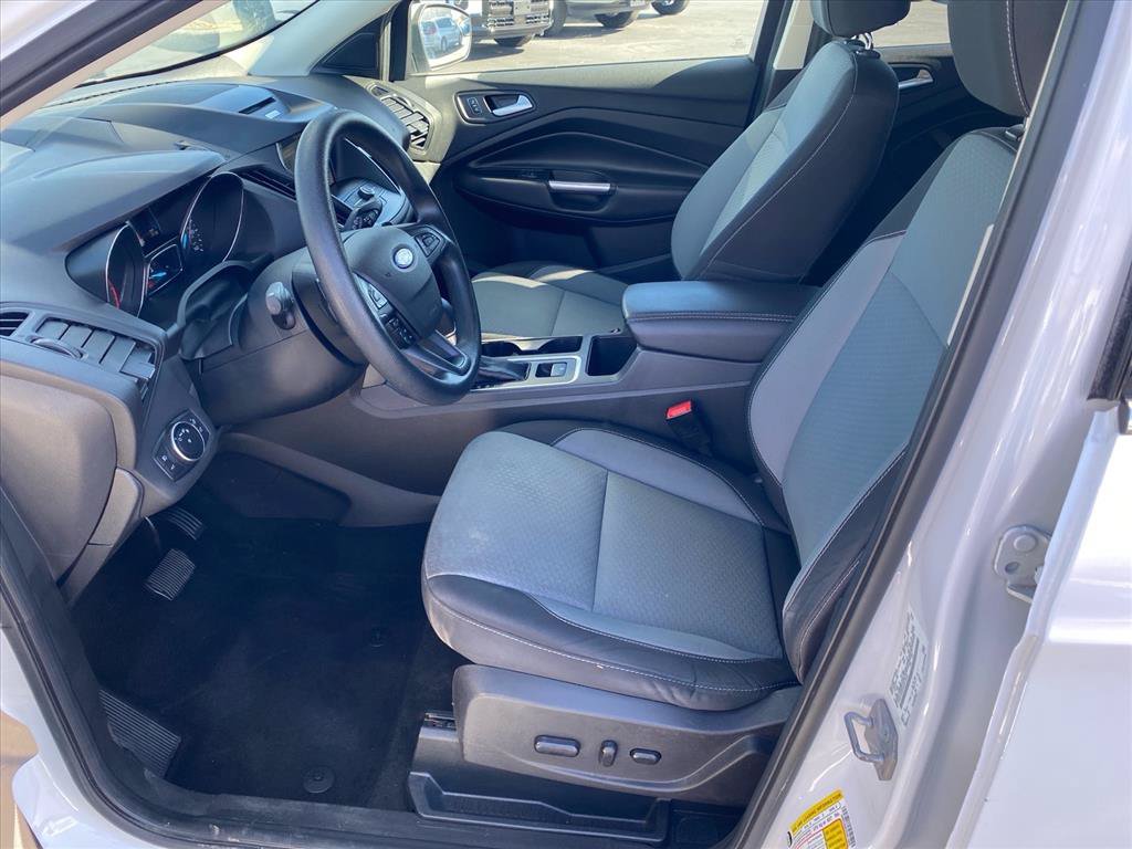 Used 2017 Ford Escape SE w/ Equipment Group 201A AWD/4WD image 9