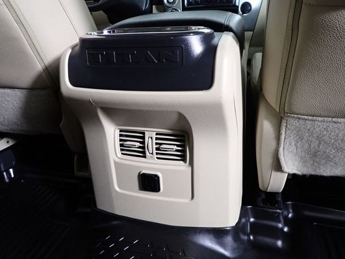 Used 2016 Nissan Titan SL image 46