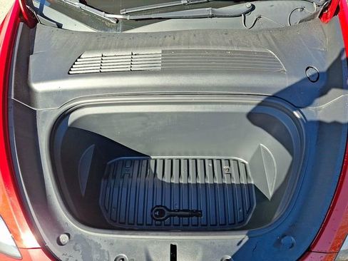 Used 2021 Tesla Model Y Long Range image 32