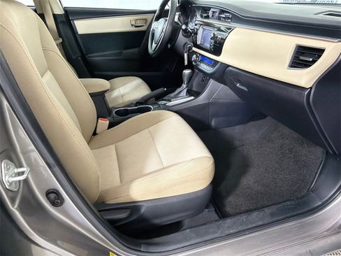 Used 2016 Toyota Corolla LE image 11