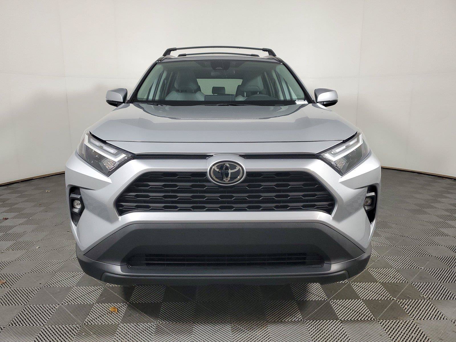 Used 2025 Toyota RAV4 XLE Premium FWD image 2
