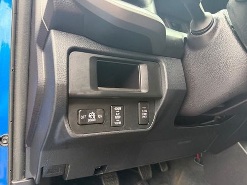 Used 2016 Toyota Tacoma TRD Off-Road w/ Premium & Technology Package AWD/4WD image 19