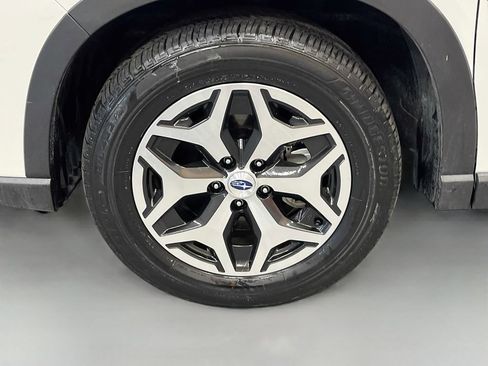 Used 2024 Subaru Forester Premium AWD/4WD image 32