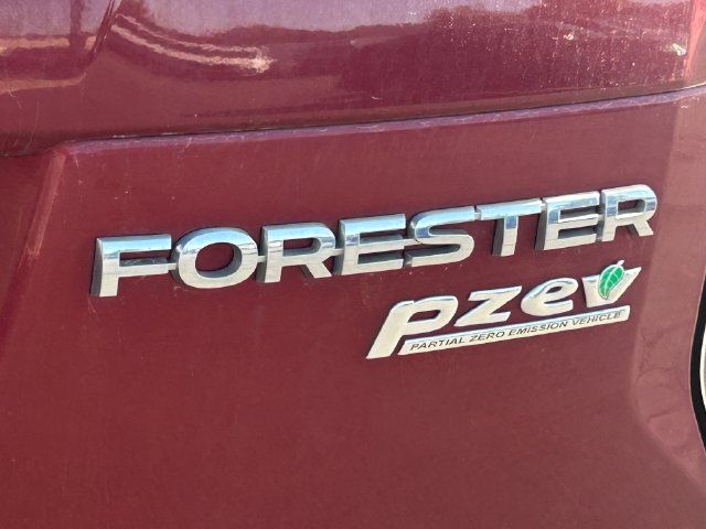 Used 2017 Subaru Forester 2.5i Touring AWD/4WD image 4