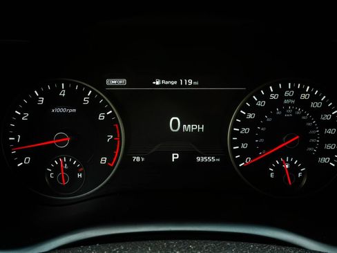 Used 2018 Kia Stinger GT2 AWD/4WD image 30