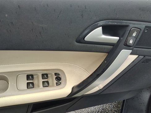 Used 2013 Volvo C70 T5 w/ Climate Pkg image 9