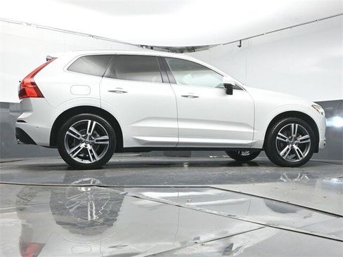 Used 2019 Volvo XC60 T5 Momentum w/ Premium Package image 39