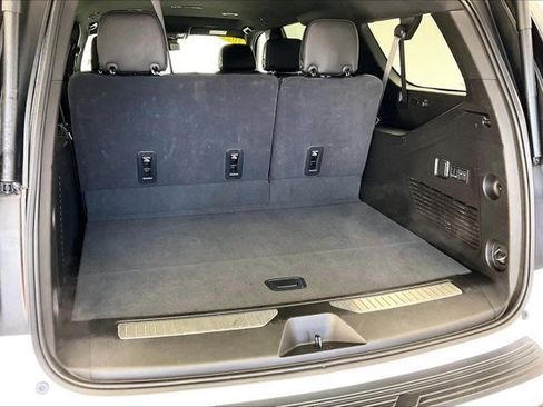 Used 2025 GMC Yukon XL Denali image 27