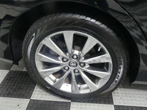 Used 2016 Toyota Camry XLE FWD image 17