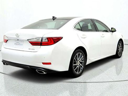 Used 2018 Lexus ES 350 w/ Luxury Package w/Wood Trim FWD image 5