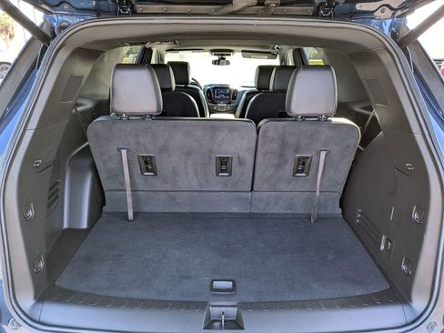 Used 2023 Chevrolet Traverse LT image 15