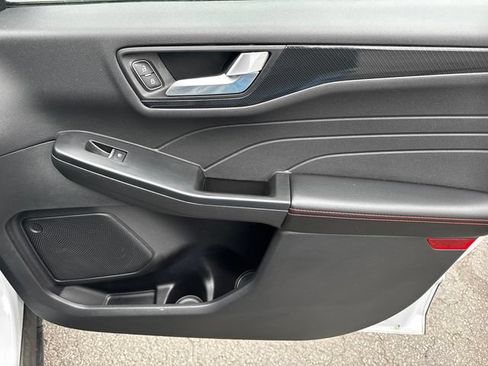 Used 2025 Ford Escape ST-Line FWD image 13