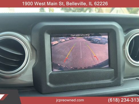 Used 2019 Jeep Wrangler Unlimited Sahara AWD/4WD image 15