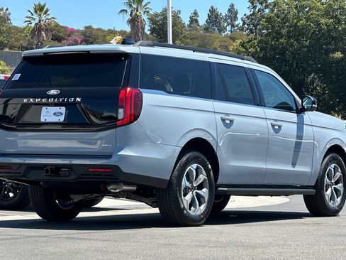 New 2027 Ford Expedition Max Active RWD image 3