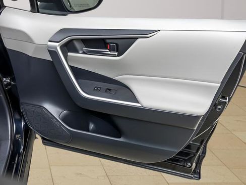 Used 2019 Toyota RAV4 XLE w/ Convenience Package AWD/4WD image 27