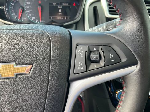 Used 2017 Chevrolet Sonic LT w/ Fun and Sun Package FWD image 5