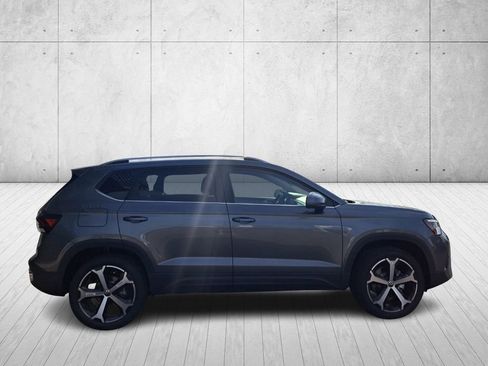 New 2025 Volkswagen Taos SEL image 4